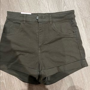 nwt high rise green shorts